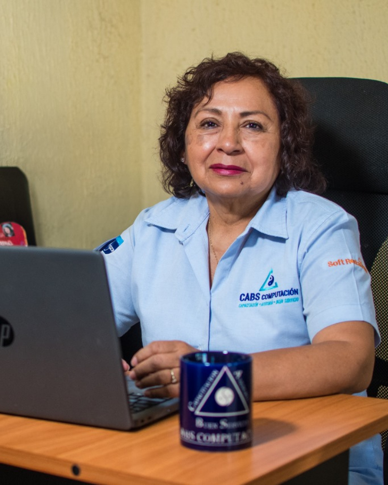 Equipo de CABS Computación trabajando